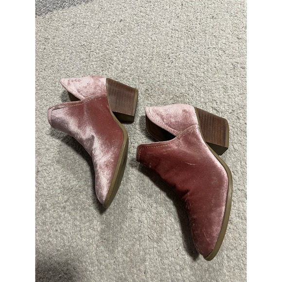 Steve Madden Pink Velvet Ankle Booties - Picture 4 of 11